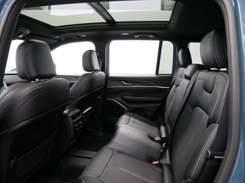Thumbnail: 2026 Jeep Grand Cherokee - 10