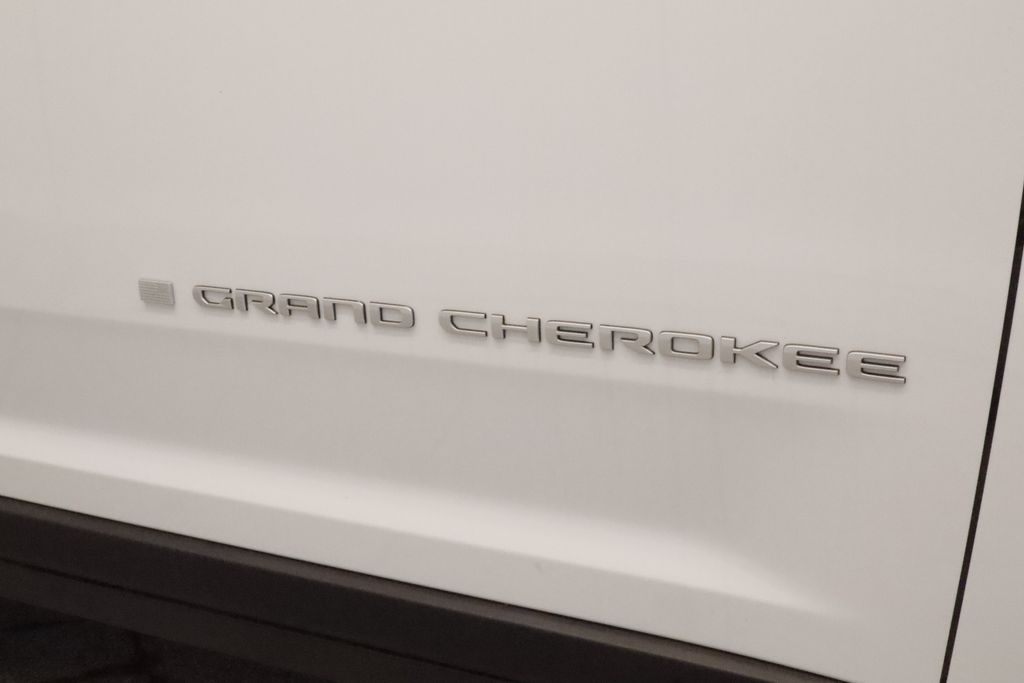 Thumbnail: 2026 Jeep Grand Cherokee - 18