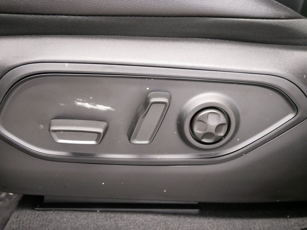 Thumbnail: 2026 Jeep Grand Cherokee - 22
