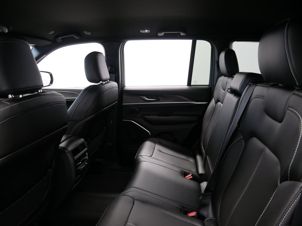 Thumbnail: 2026 Jeep Grand Cherokee - 10