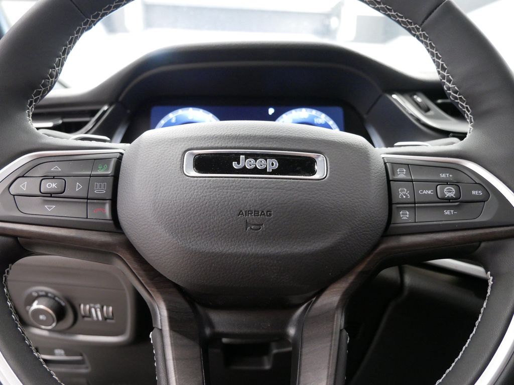 Thumbnail: 2026 Jeep Grand Cherokee - 23