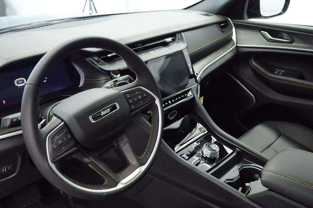 Thumbnail: 2026 Jeep Grand Cherokee - 2