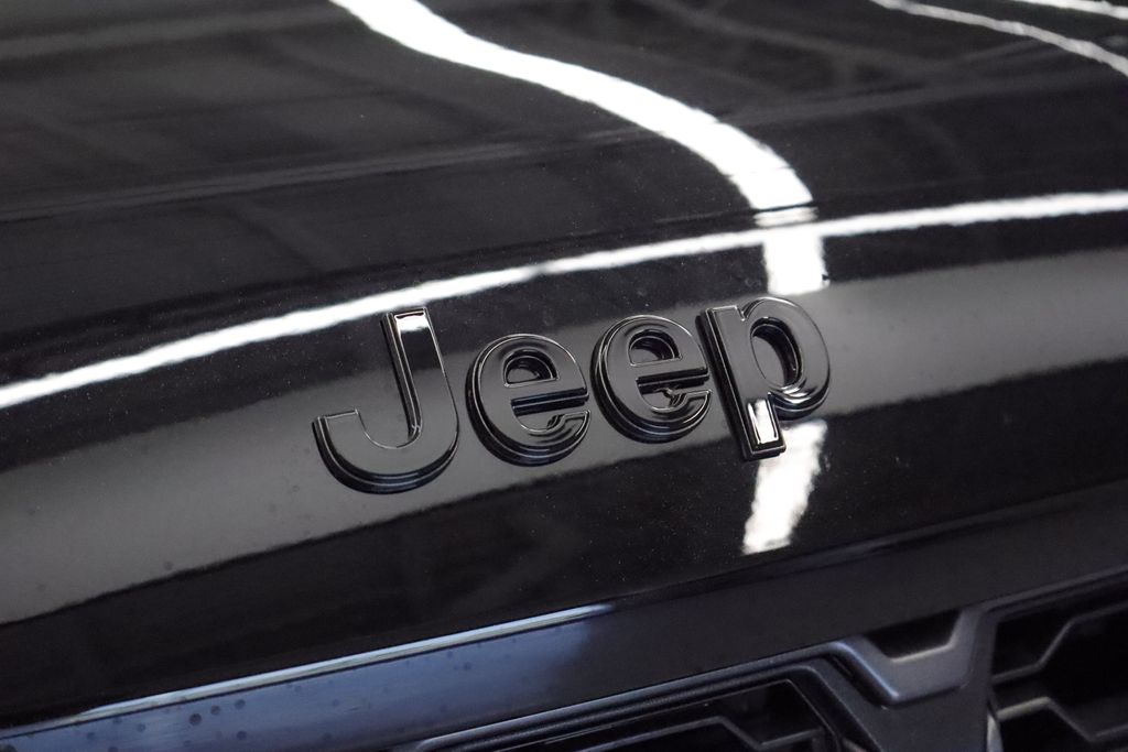 Thumbnail: 2026 Jeep Grand Cherokee - 5