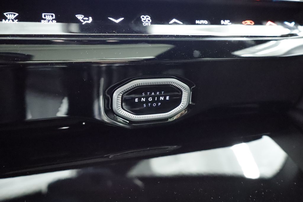Thumbnail: 2026 Jeep Grand Cherokee - 20