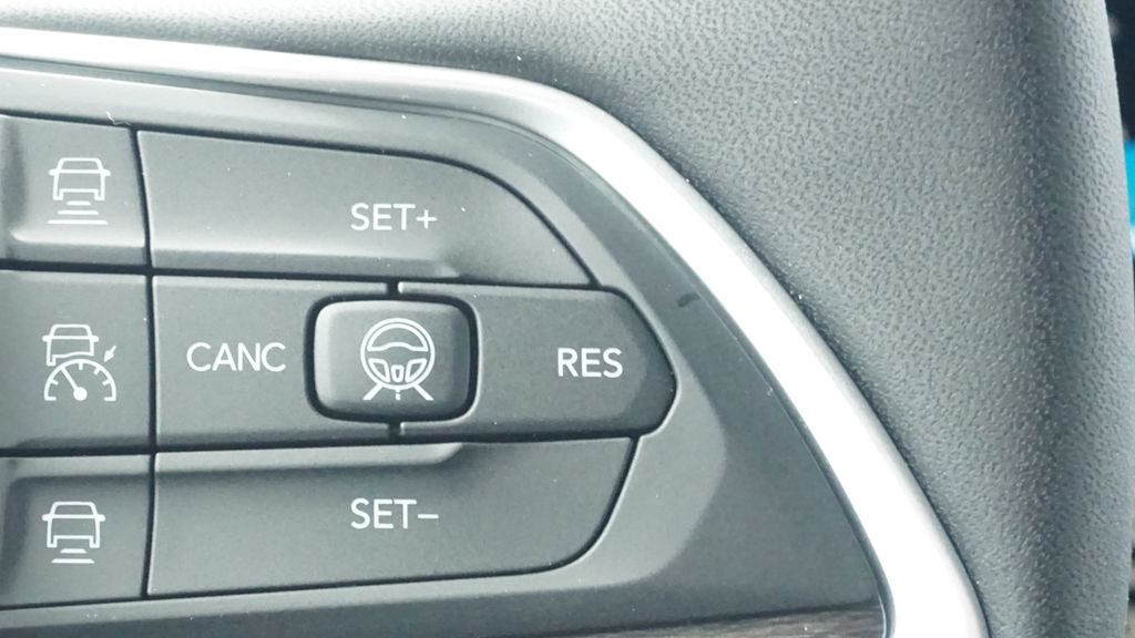 Thumbnail: 2026 Jeep Grand Cherokee - 33