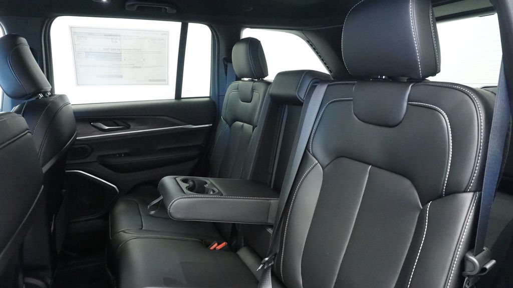 Thumbnail: 2026 Jeep Grand Cherokee - 25