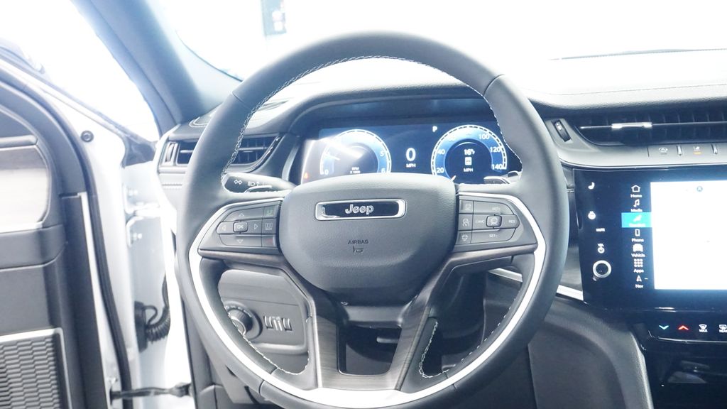 Thumbnail: 2026 Jeep Grand Cherokee - 11