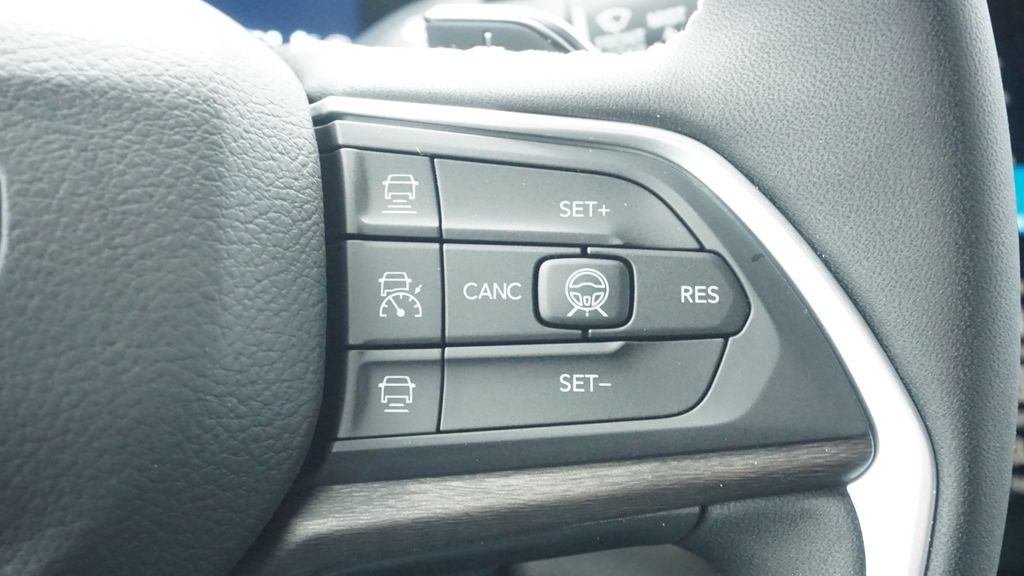 Thumbnail: 2026 Jeep Grand Cherokee - 32