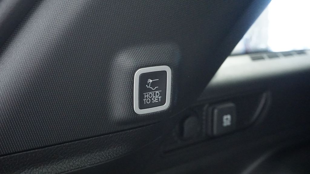 Thumbnail: 2026 Jeep Grand Cherokee - 24