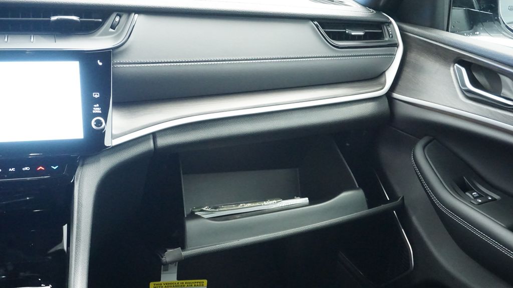 Thumbnail: 2026 Jeep Grand Cherokee - 26