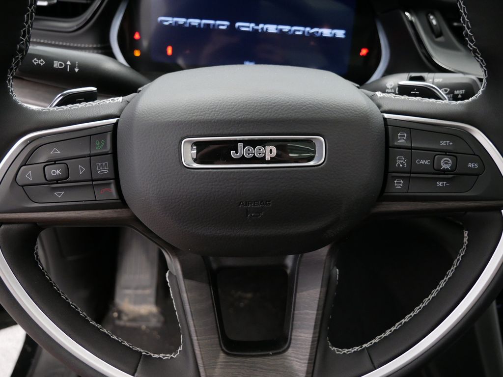 Thumbnail: 2026 Jeep Grand Cherokee - 23