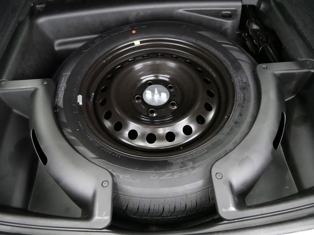 Thumbnail: 2022 Jeep Grand Cherokee - 8