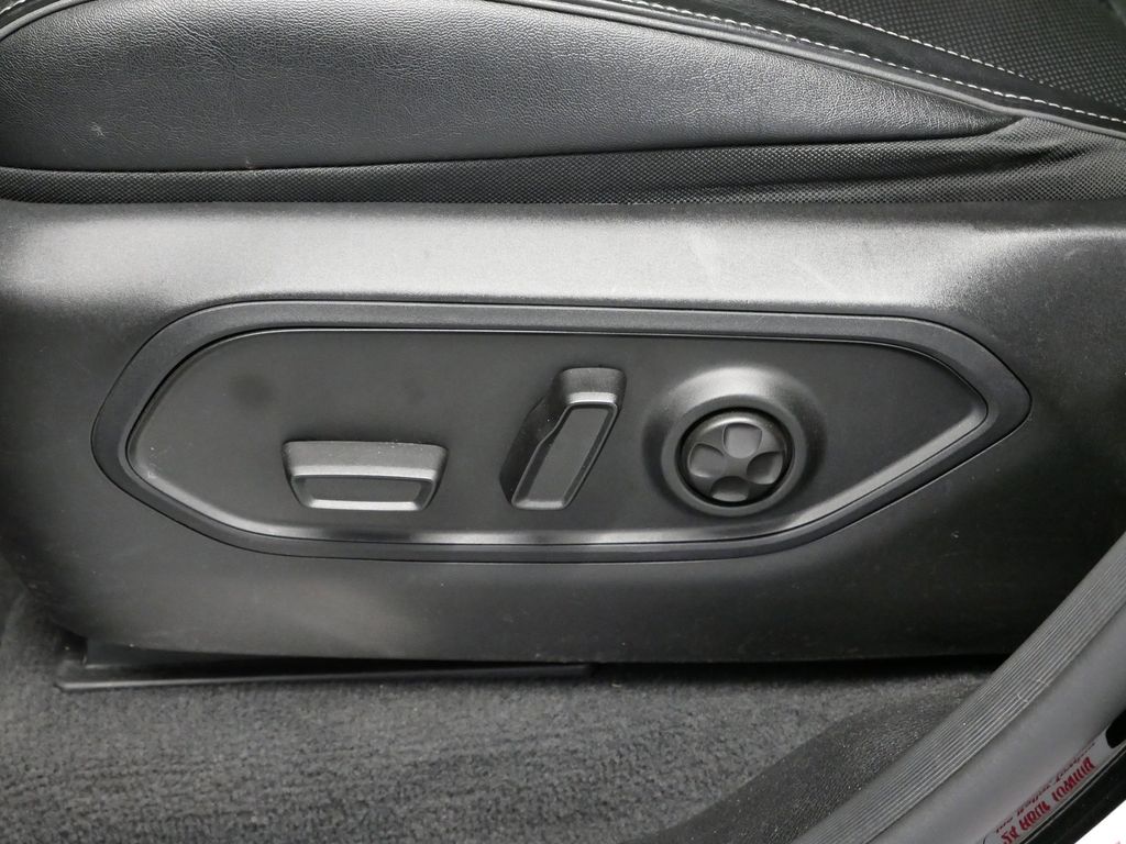 Thumbnail: 2022 Jeep Grand Cherokee - 21