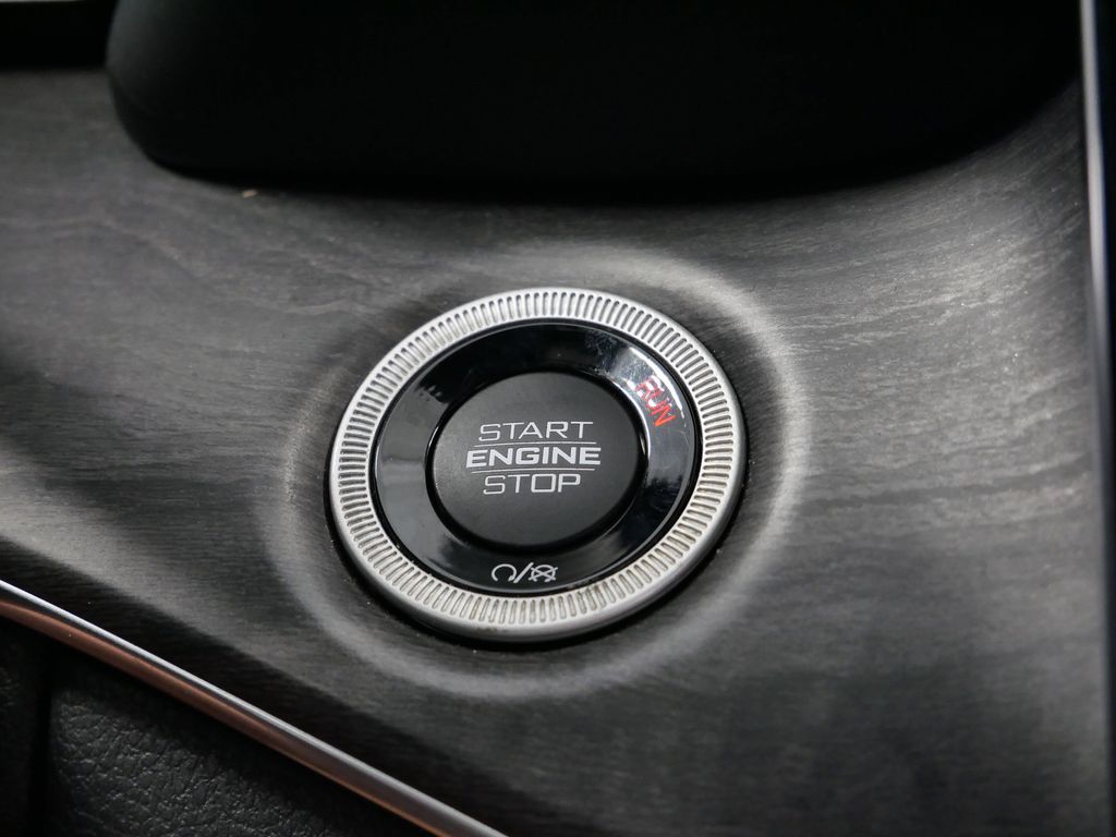 Thumbnail: 2022 Jeep Grand Cherokee - 44