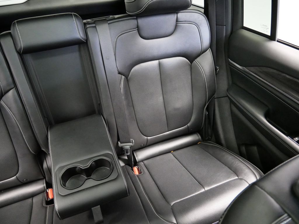 Thumbnail: 2022 Jeep Grand Cherokee - 29