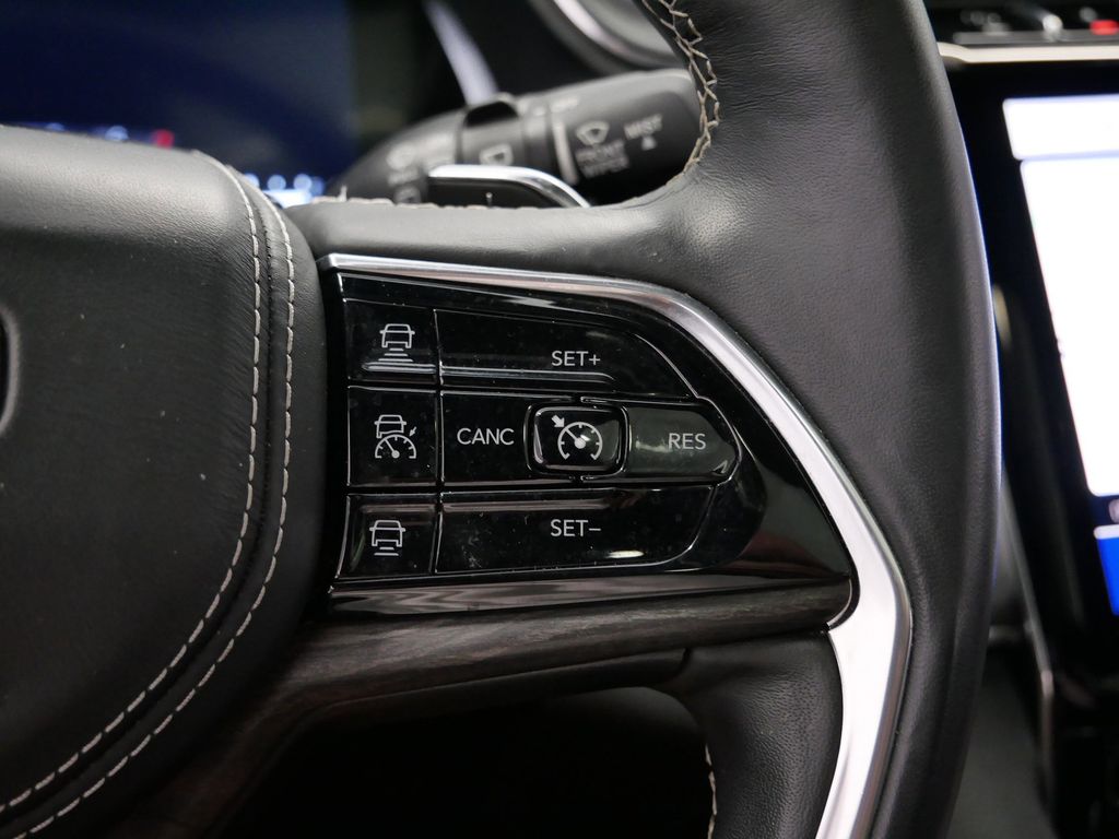 Thumbnail: 2022 Jeep Grand Cherokee - 32