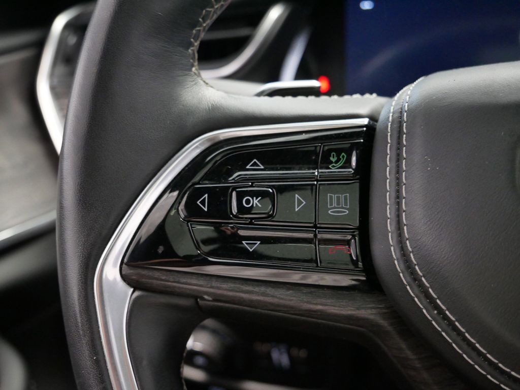 Thumbnail: 2022 Jeep Grand Cherokee - 31