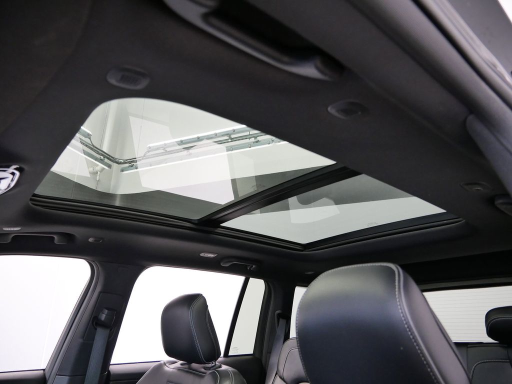 Thumbnail: 2022 Jeep Grand Cherokee - 20