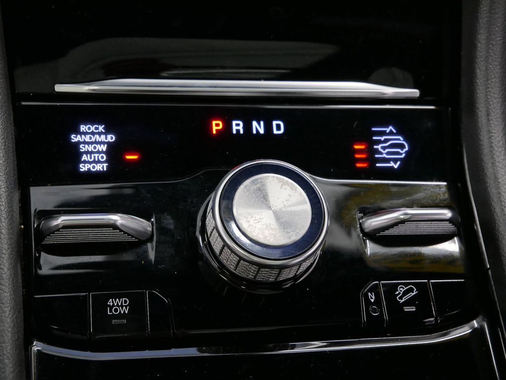 Thumbnail: 2022 Jeep Grand Cherokee - 43