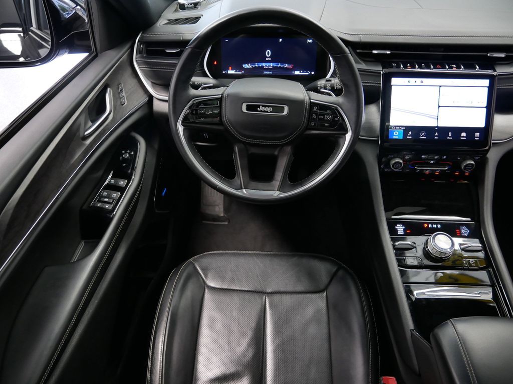 Thumbnail: 2022 Jeep Grand Cherokee - 9