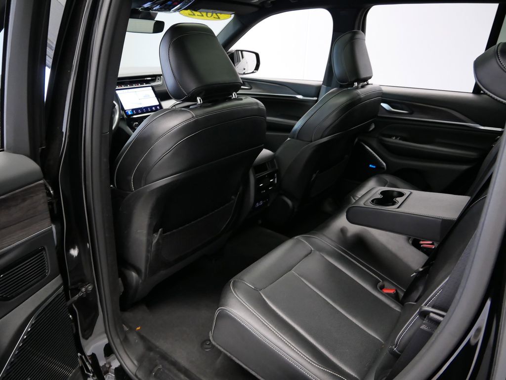 Thumbnail: 2022 Jeep Grand Cherokee - 12