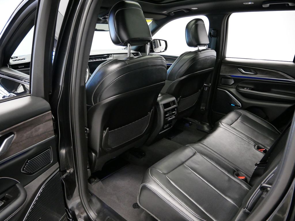 Thumbnail: 2022 Jeep Grand Cherokee - 12