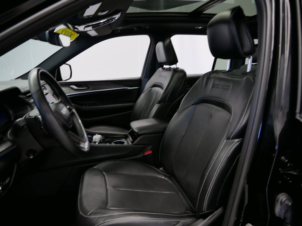 Thumbnail: 2022 Jeep Grand Cherokee - 11