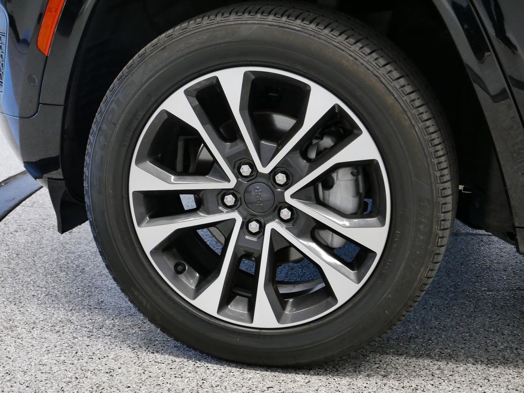 Thumbnail: 2022 Jeep Grand Cherokee - 8