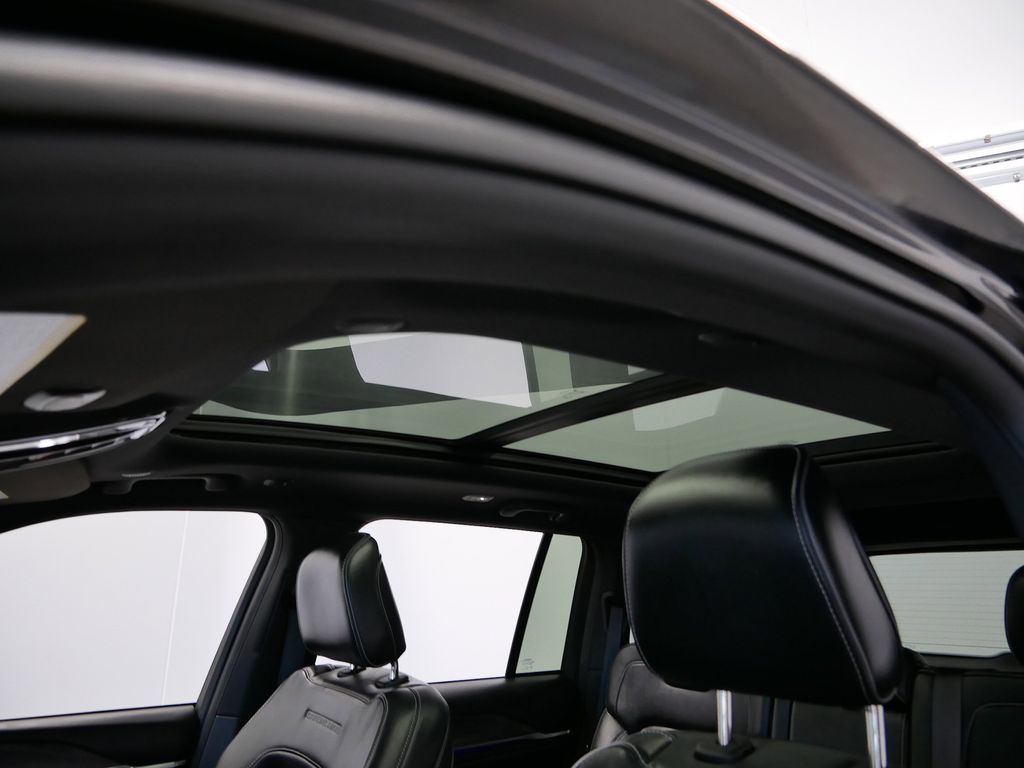 Thumbnail: 2022 Jeep Grand Cherokee - 18