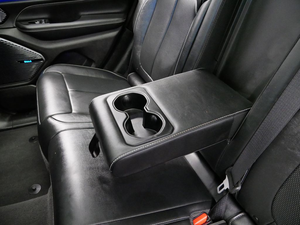 Thumbnail: 2022 Jeep Grand Cherokee - 15