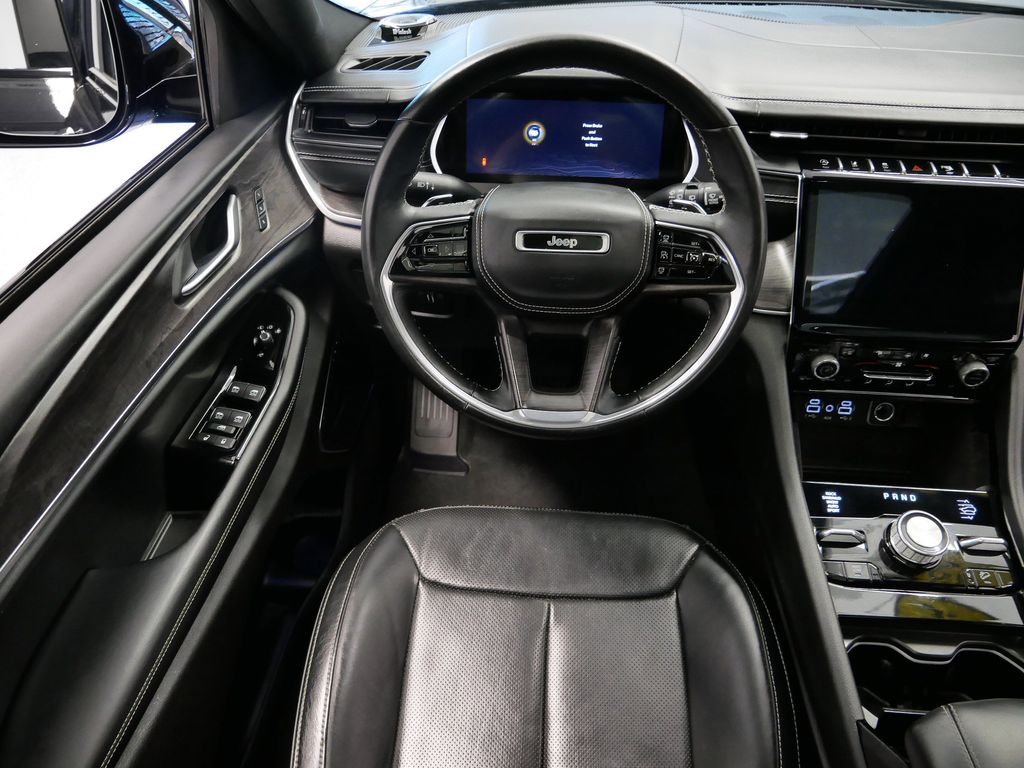 Thumbnail: 2022 Jeep Grand Cherokee - 10