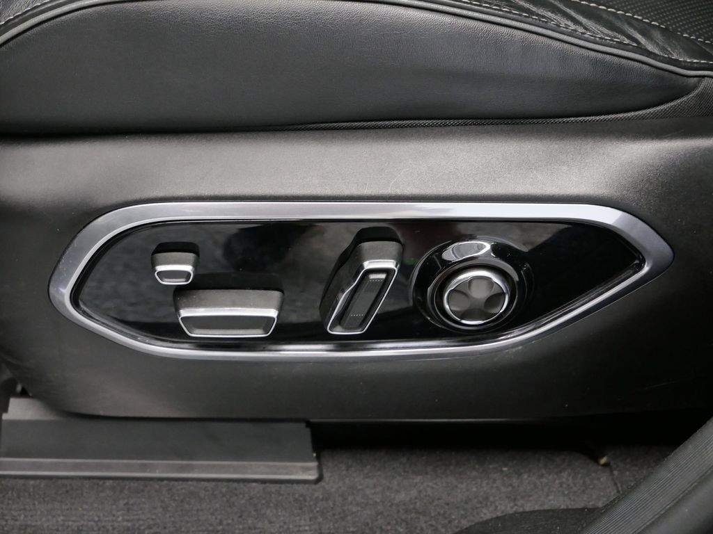 Thumbnail: 2022 Jeep Grand Cherokee - 20