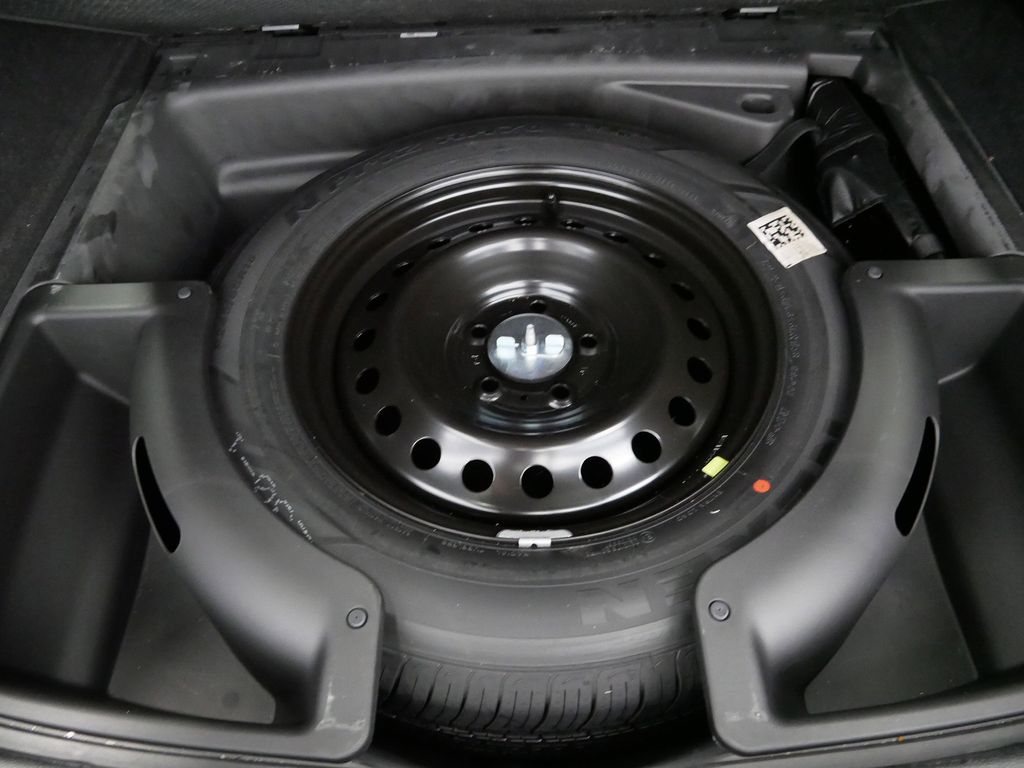 Thumbnail: 2022 Jeep Grand Cherokee - 8