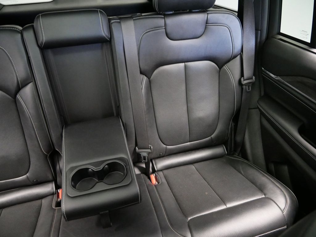 Thumbnail: 2022 Jeep Grand Cherokee - 29