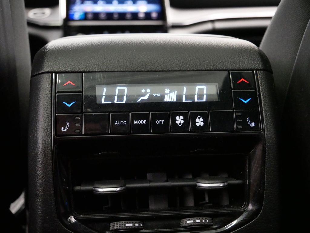 Thumbnail: 2022 Jeep Grand Cherokee - 14