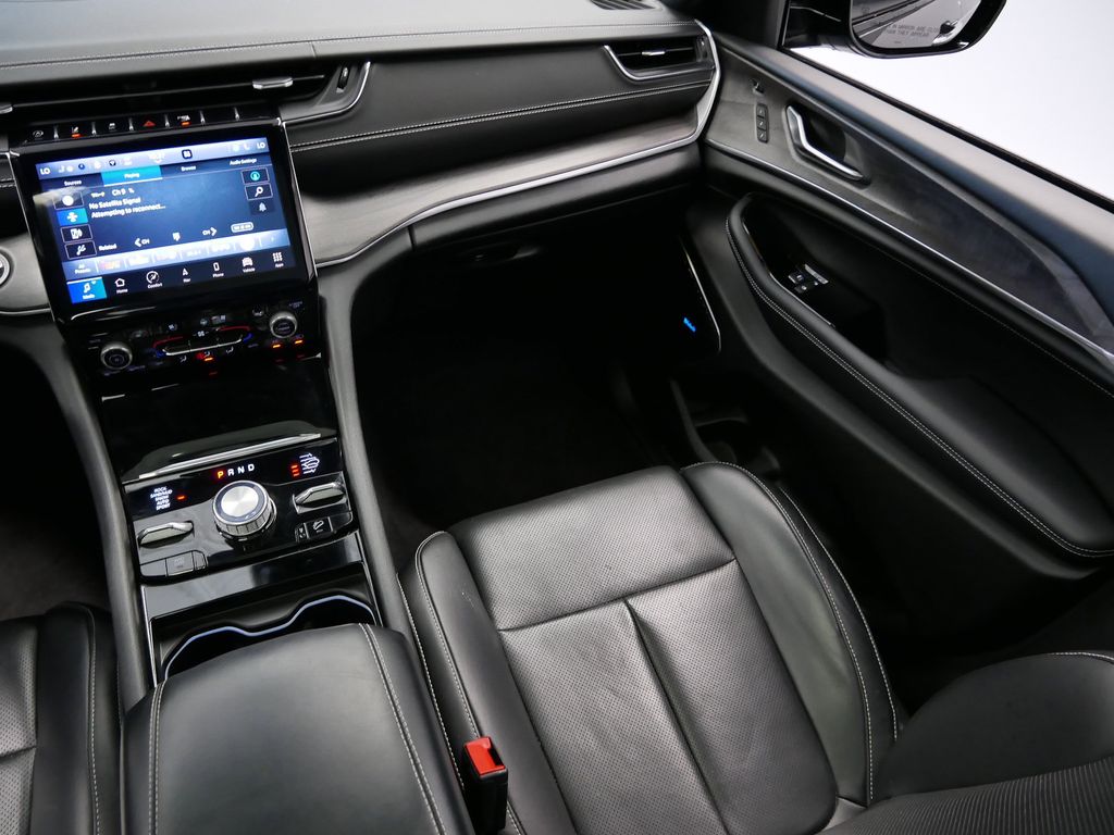 Thumbnail: 2022 Jeep Grand Cherokee - 25