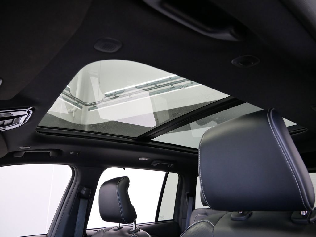 Thumbnail: 2022 Jeep Grand Cherokee - 19