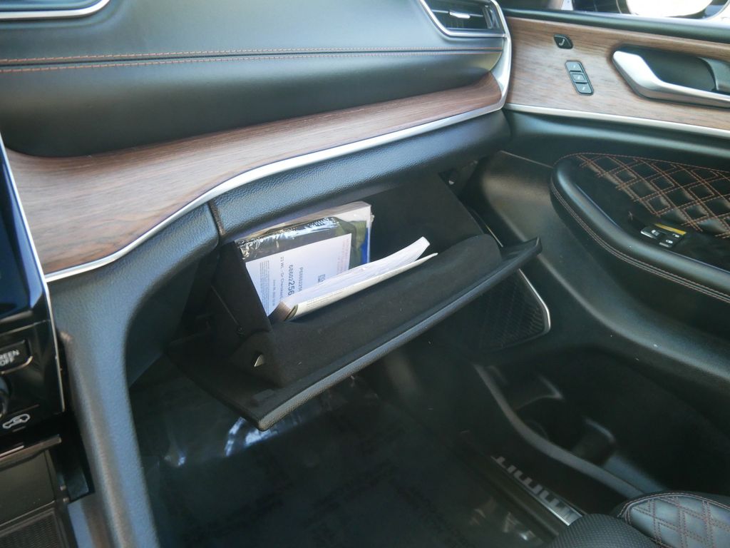 Thumbnail: 2023 Jeep Grand Cherokee - 47