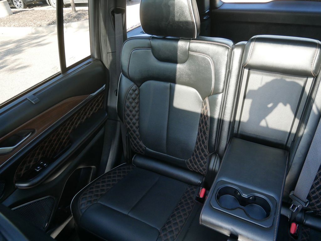 Thumbnail: 2023 Jeep Grand Cherokee - 24