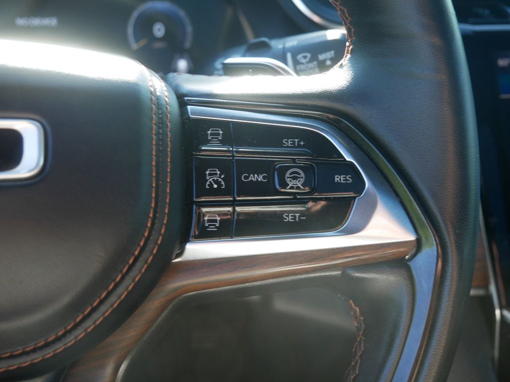 Thumbnail: 2023 Jeep Grand Cherokee - 32