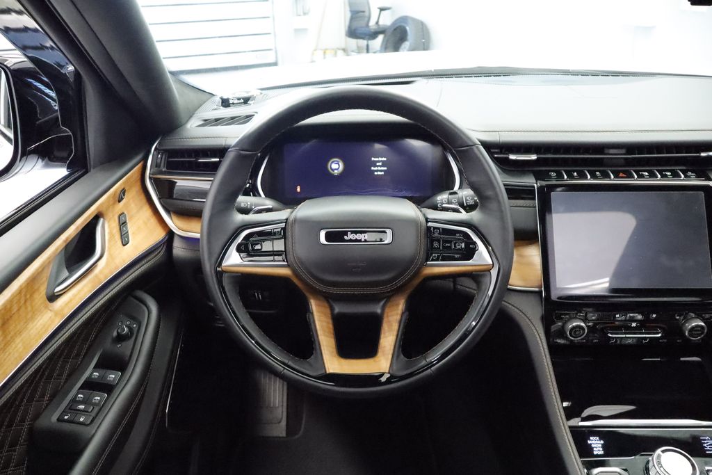 Thumbnail: 2025 Jeep Grand Cherokee - 8