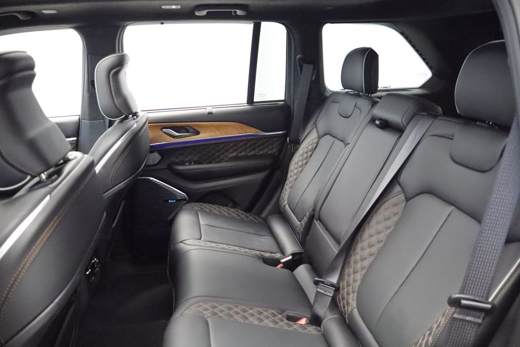 Thumbnail: 2025 Jeep Grand Cherokee - 21