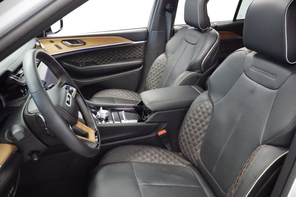 Thumbnail: 2025 Jeep Grand Cherokee - 9