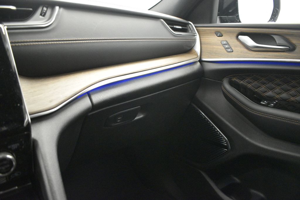 Thumbnail: 2023 Jeep Grand Cherokee - 37