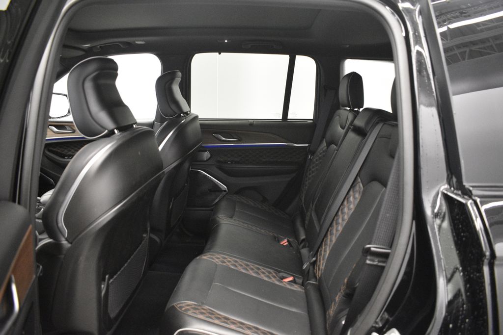 Thumbnail: 2023 Jeep Grand Cherokee - 31