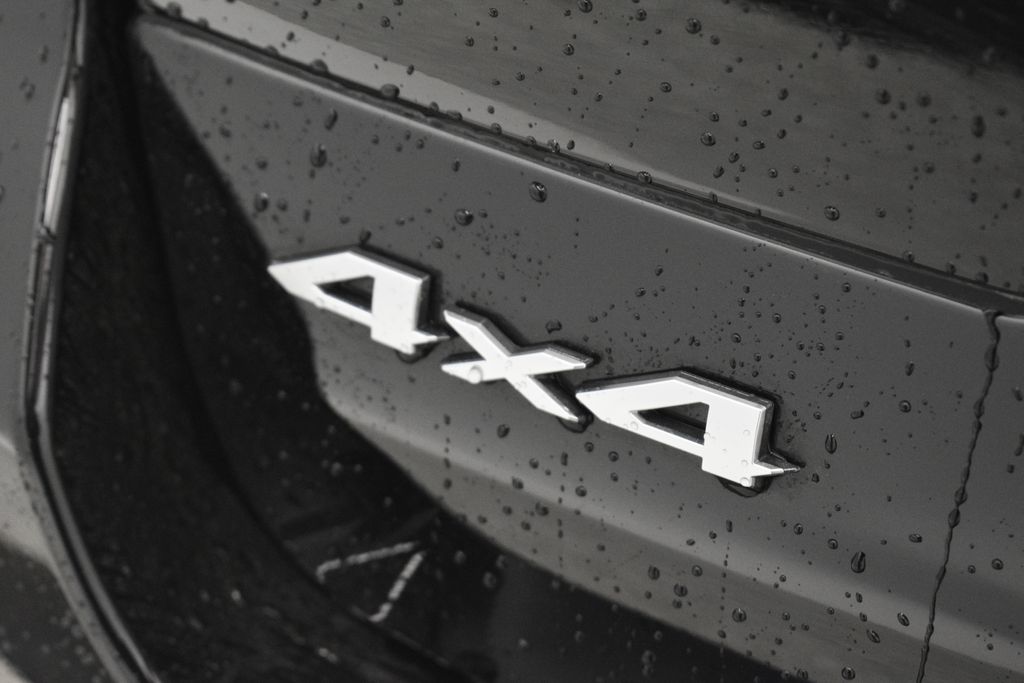 Thumbnail: 2023 Jeep Grand Cherokee - 25