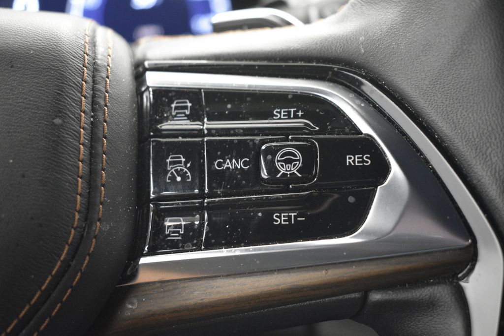 Thumbnail: 2023 Jeep Grand Cherokee - 46