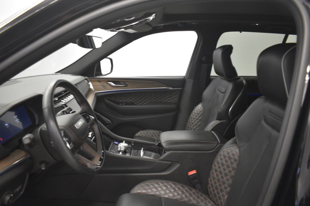 Thumbnail: 2023 Jeep Grand Cherokee - 8