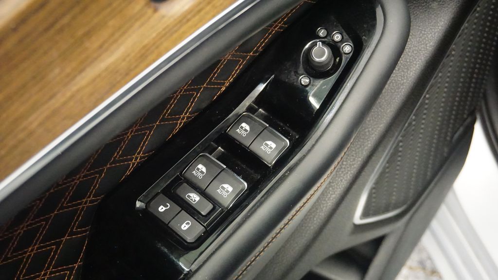 Thumbnail: 2022 Jeep Grand Cherokee - 26