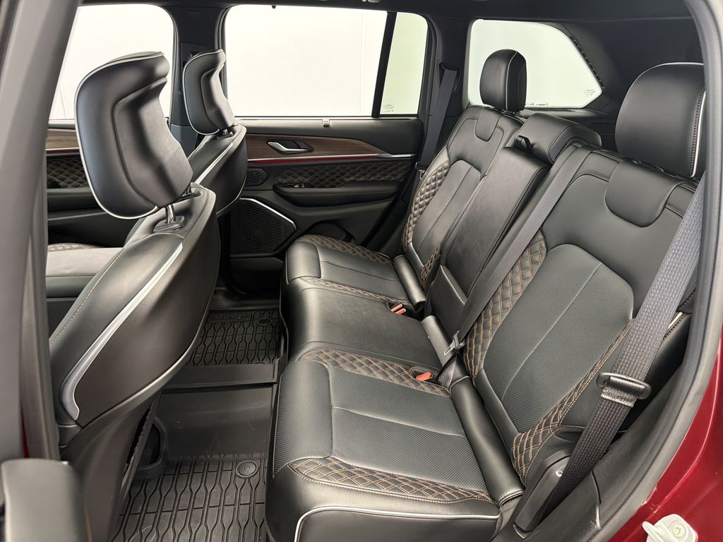 Thumbnail: 2025 Jeep Grand Cherokee - 34